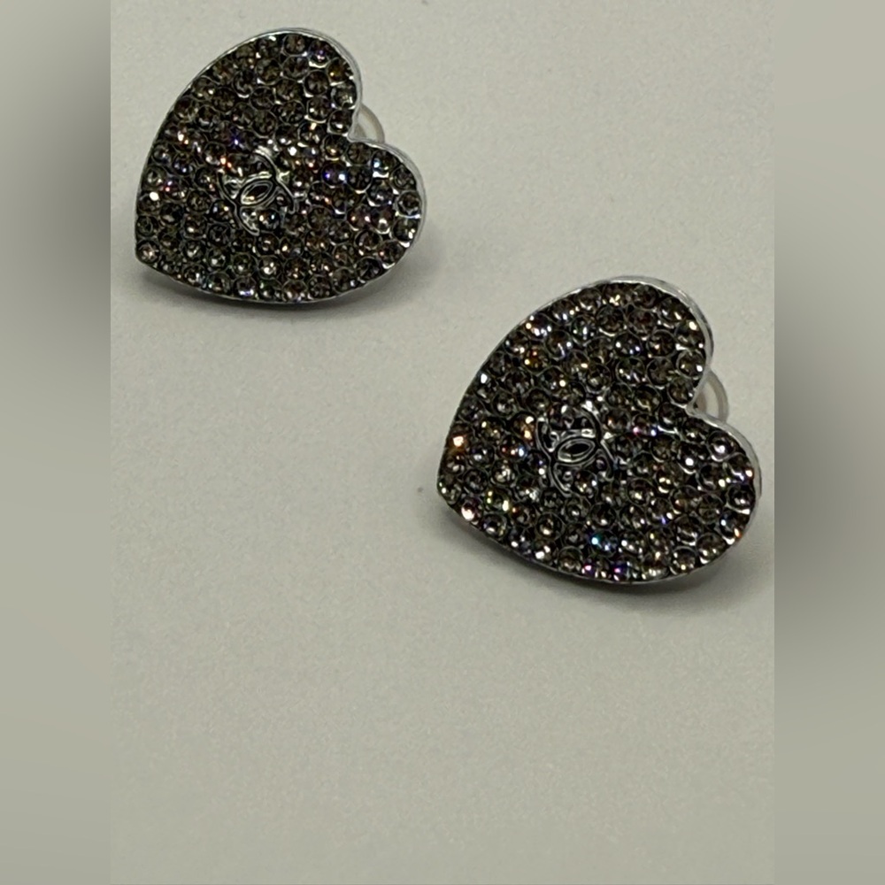 Elegant sparkling crystals Silver Heart stud Earrings stainless steel New